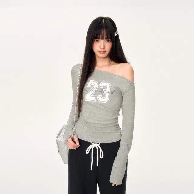 WEEKEND HUB T