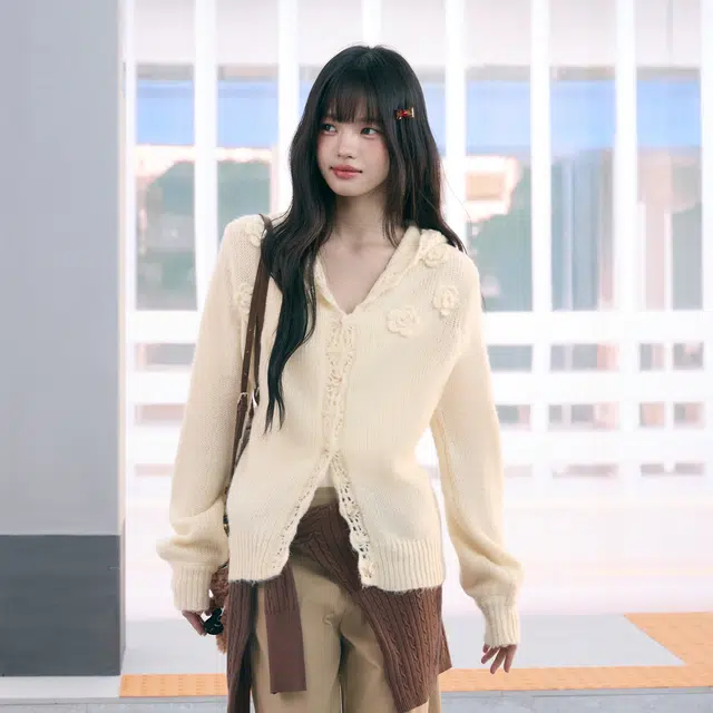 WEEKEND HUB Floral Cardigan