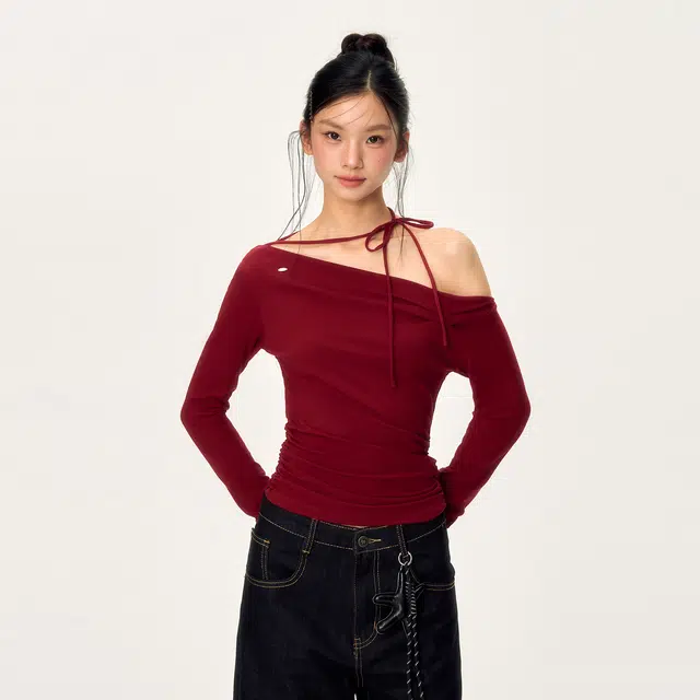 WEEKEND HUB T