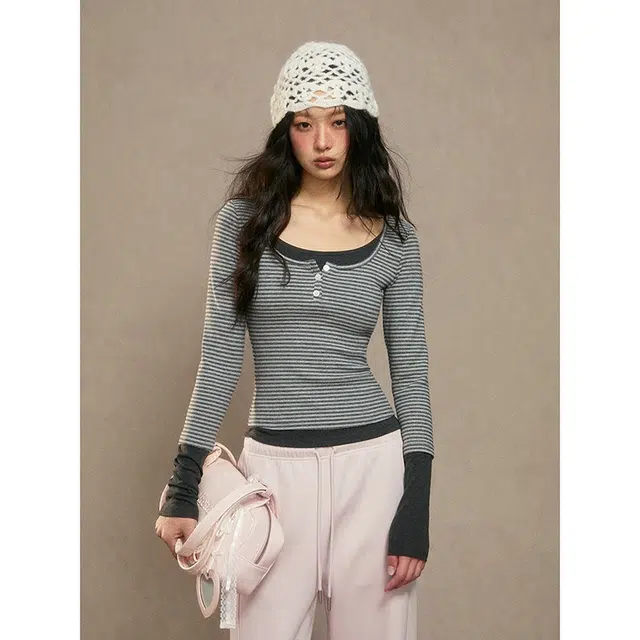 WEEKEND HUB t