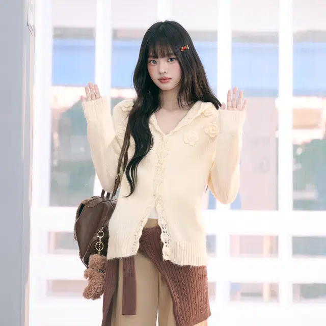 WEEKEND HUB Floral Cardigan