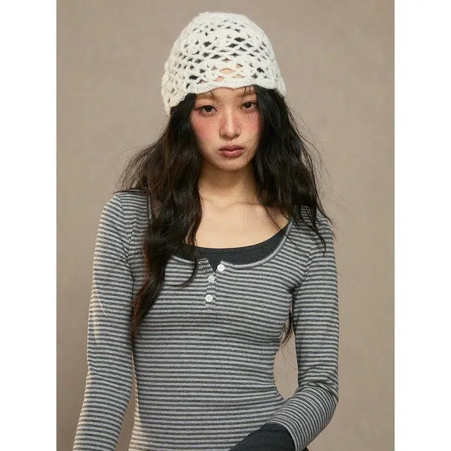 WEEKEND HUB t