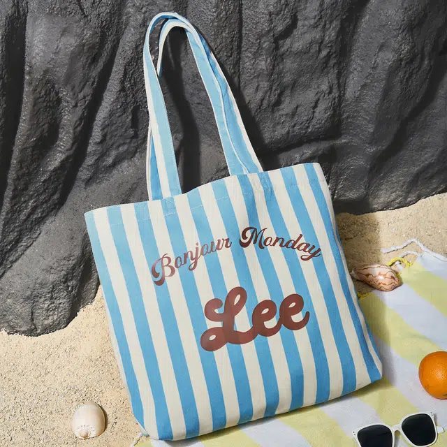 Lee ins Tote