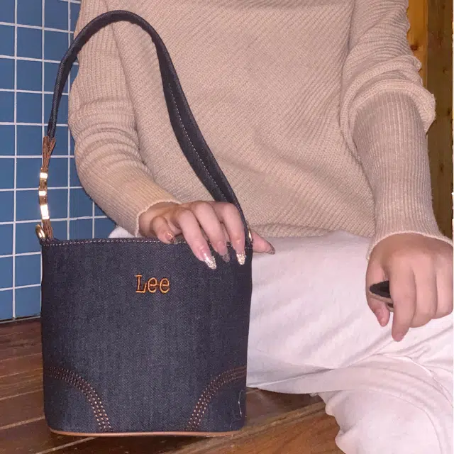 Lee