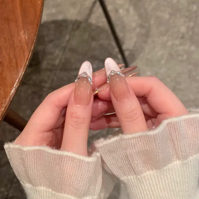 柚予颜 法式猫眼渐变极光手绘爱心蝴蝶结穿戴甲  杏仁粉色晕染 纯欲