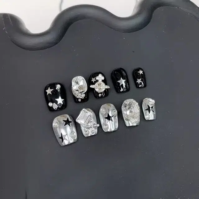 彩柚树 西太后银满钻  穿戴甲 短梯黑色晕染 可爱
