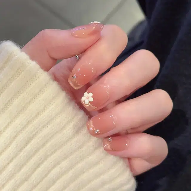 柚予颜 手工穿戴甲花朵法式猫眼高级感甜美风美甲  短梯裸色腮红晕染 纯欲