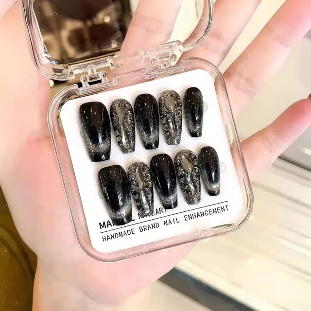 彩柚树 猫眼满钻轻奢  穿戴甲 中梯黑色晕染 可爱