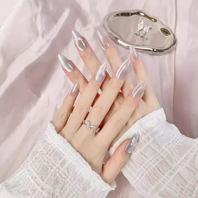彩柚树 纯手工晶石蝴蝶杏仁甲高级  穿戴甲 中长款银色晕染 猫眼