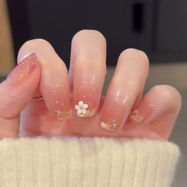 柚予颜 手工穿戴甲花朵法式猫眼高级感甜美风美甲  短梯裸色腮红晕染 纯欲