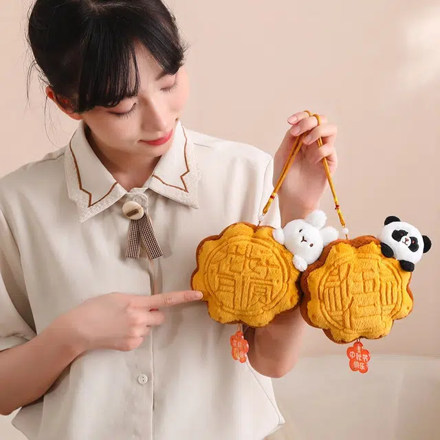 爱冰清 创意卡皮巴拉中秋月饼 可爱团圆小兔子 玩偶周边
