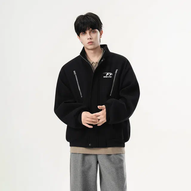 冰飞 美式高街不规则分割线小众设计侧边条纹码字母印花毛呢纽扣领口防风保暖休闲宽松立领厚款夹克 男女同款