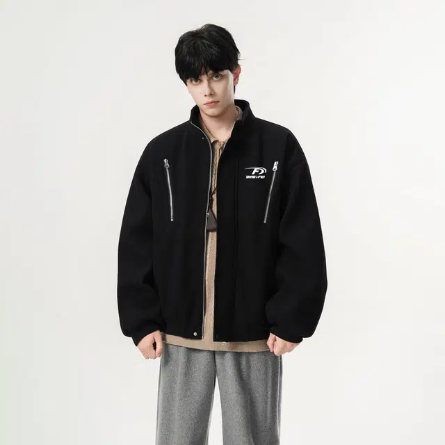 冰飞 美式高街不规则分割线小众设计侧边条纹码字母印花毛呢纽扣领口防风保暖休闲宽松立领厚款夹克 男女同款