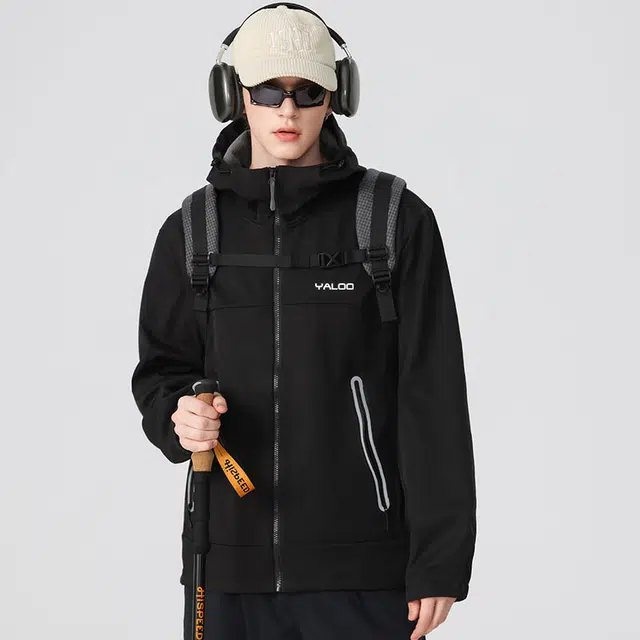 雅鹿  美版机能登山徒步透气保暖宽松  防水防风防雨冲锋衣 男女同款