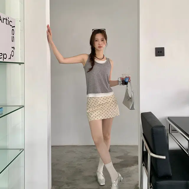 犸凯奴 薄款天丝设计感圆领柔软亲肤遮副乳假两件外穿上衣无袖背心 女款