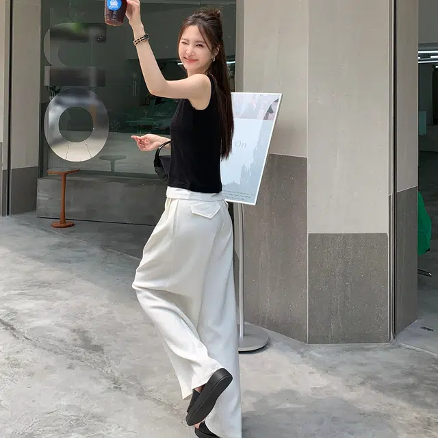 犸凯奴 薄款天丝设计感圆领柔软亲肤遮副乳假两件外穿上衣无袖背心 女款