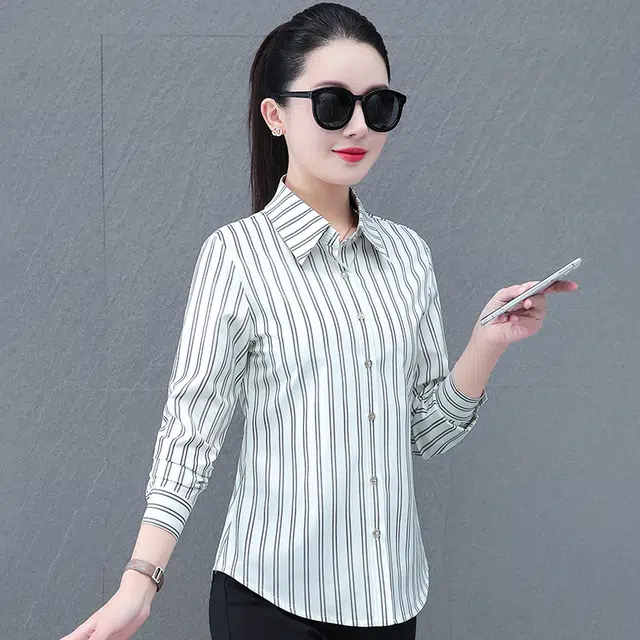 缪斯的诱惑 简约休闲条纹翻领设计宽松舒适修身显瘦柔软亲肤柔顺面料商务日常通勤百搭时尚精致长袖上衣衬衫 女款