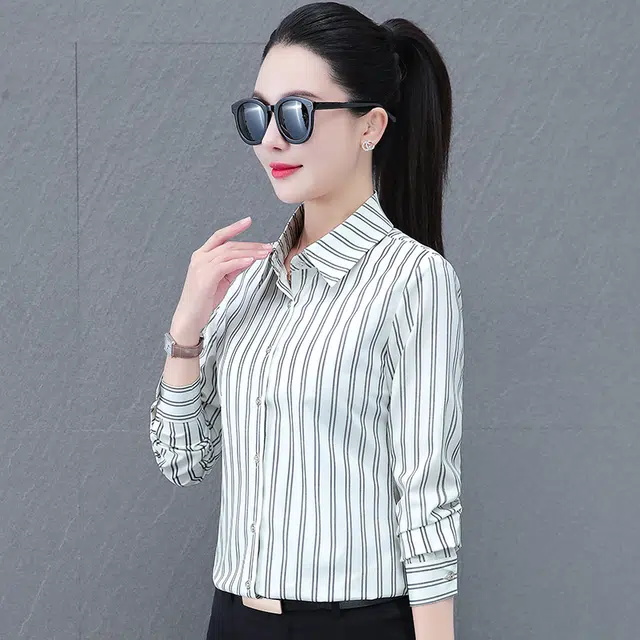 缪斯的诱惑 简约休闲条纹翻领设计宽松舒适修身显瘦柔软亲肤柔顺面料商务日常通勤百搭时尚精致长袖上衣衬衫 女款