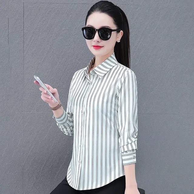 缪斯的诱惑 简约休闲条纹翻领设计宽松舒适修身显瘦柔软亲肤柔顺面料商务日常通勤百搭时尚精致长袖上衣衬衫 女款
