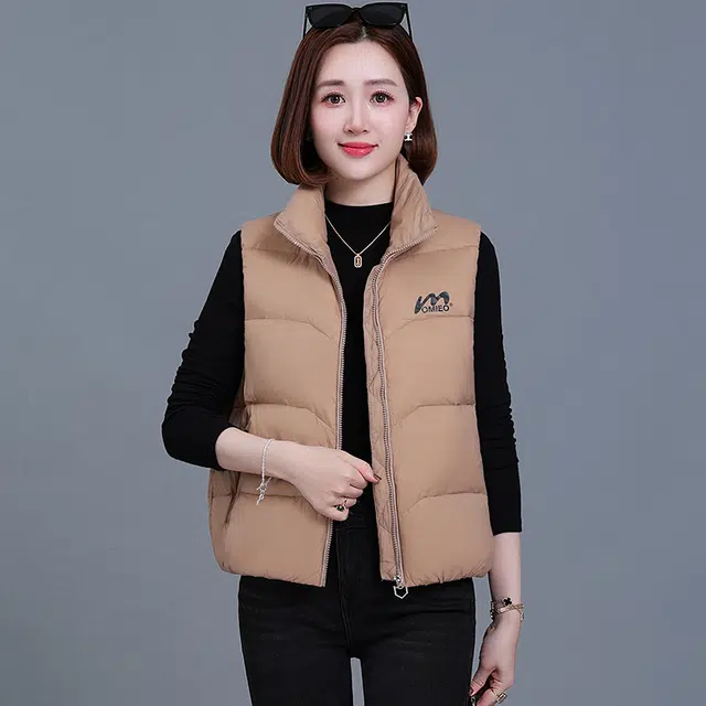 缪斯的诱惑  时尚洋气简约舒适通勤短款拉链开衫外套美式高街无袖坎肩背心休闲外穿马夹高级百搭加厚纯色字母  立领防风保暖羽绒马甲  女款