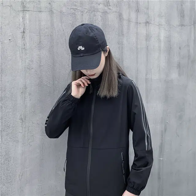 缪斯的诱惑 山系户外工装登山服简约软壳衣时尚潮流纯色百搭柔软舒适侧边条纹复古立领连帽休闲运动防水夹克外套 女款