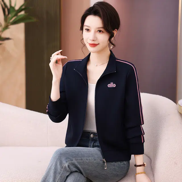缪斯的诱惑 高质感时尚潮流洋气减龄美式复古风纯色条纹拼接烫钻绣标运动休闲宽松百搭通勤上衣简约针织衫柔软棒球开衫立领夹克外套 女款
