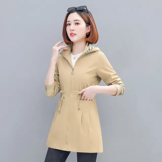 缪斯的诱惑 经典款式都市潮流舒适防风长袖立领连帽夹克运动软壳衣户外休闲优雅百搭简约大方轻盈保暖中长款收腰修身显瘦时尚风衣外套 女款