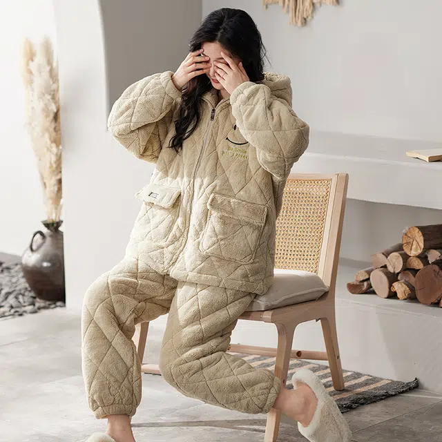 小情歌 珊瑚绒冬季三层加厚夹棉加绒保暖秋冬天新款家居服睡衣套装 女款 杏色