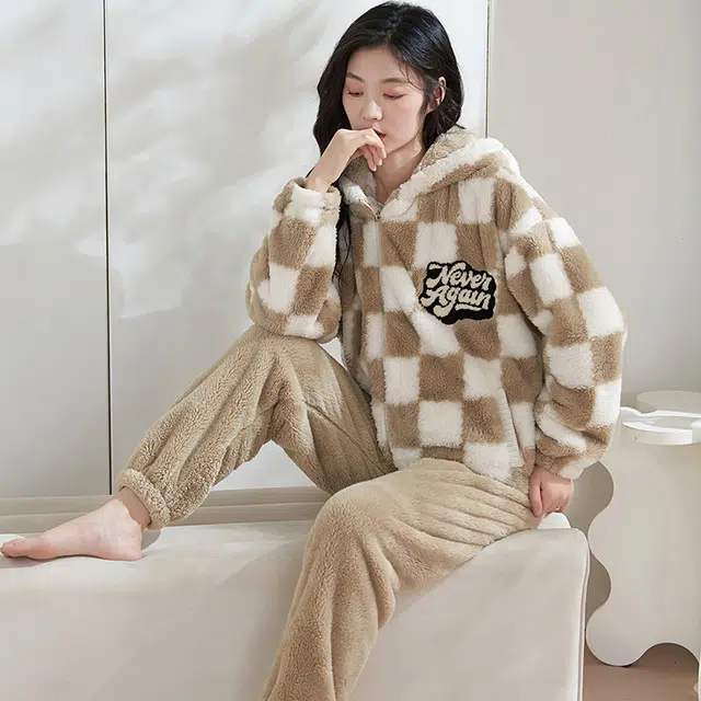 小情歌 家居服睡衣 珊瑚绒保暖睡衣女秋冬家居服女冬季大码长袖长裤女士连帽家居套装 女款 黄白格