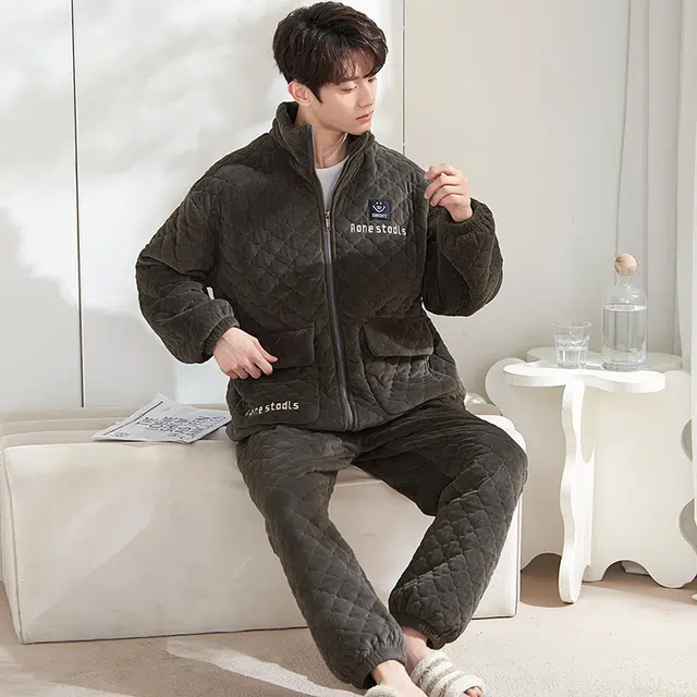 小情歌 糯叽叽的超厚珊瑚绒三层夹棉加厚保暖睡衣男秋冬家居服男冬季长袖长裤男士高领可外穿家居套装 男款 黑色