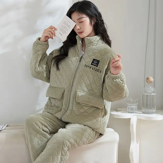 小情歌 糯叽叽的超厚珊瑚绒三层加厚夹棉保暖睡衣女秋冬家居服女冬季长袖长裤女士高领可外穿家居套装 女款 灰绿色