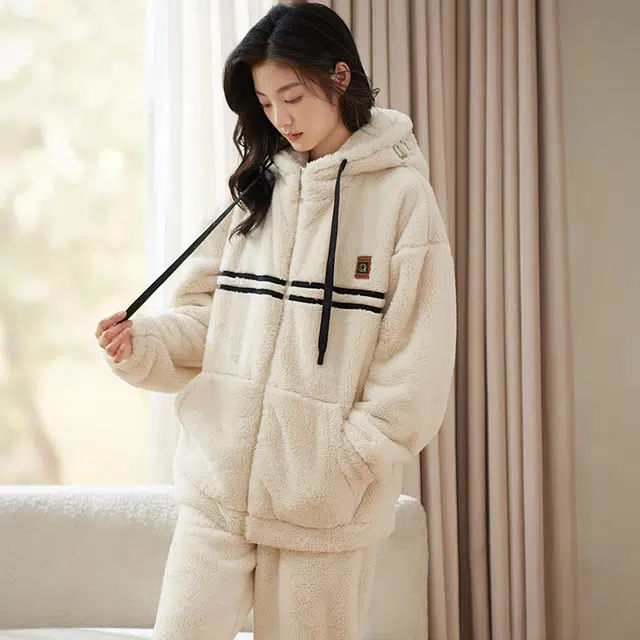 小情歌 家居服睡衣 珊瑚绒保暖睡衣女秋冬家居服女冬季大码长袖长裤女士线条设计连帽家居套装 女款 奶白色