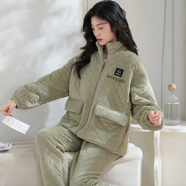 小情歌 糯叽叽的超厚珊瑚绒三层加厚夹棉保暖睡衣女秋冬家居服女冬季长袖长裤女士高领可外穿家居套装 女款 灰绿色