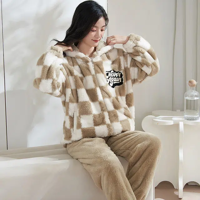 小情歌 家居服睡衣 珊瑚绒保暖睡衣女秋冬家居服女冬季大码长袖长裤女士连帽家居套装 女款 黄白格