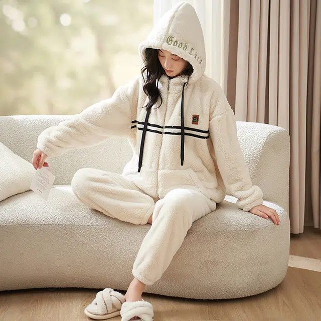 小情歌 家居服睡衣 珊瑚绒保暖睡衣女秋冬家居服女冬季大码长袖长裤女士线条设计连帽家居套装 女款 奶白色