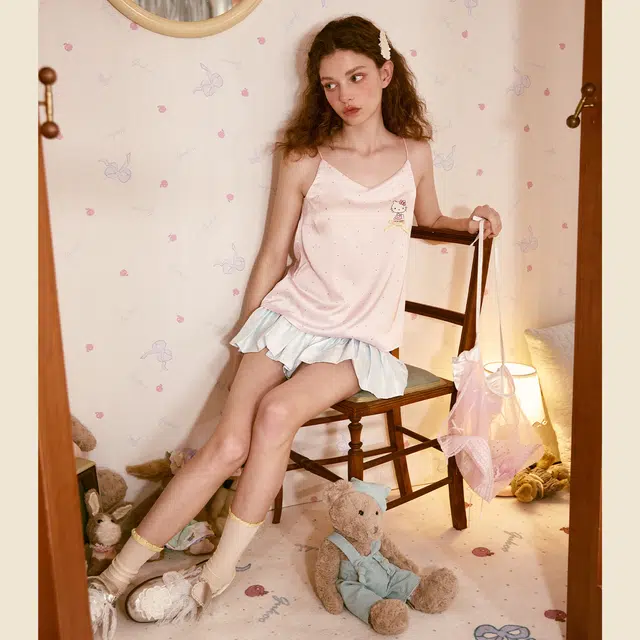 GUKOO x Hello Kitty V