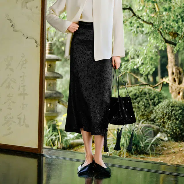 玖姿安娜蔻 优雅时尚百搭纯色通勤休闲长裙 女款 素黑