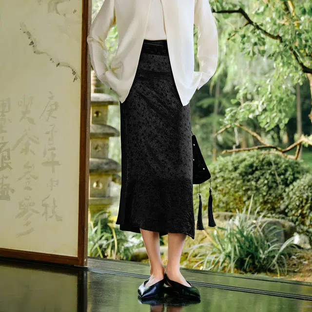 玖姿安娜蔻 优雅时尚百搭纯色通勤休闲长裙 女款 素黑