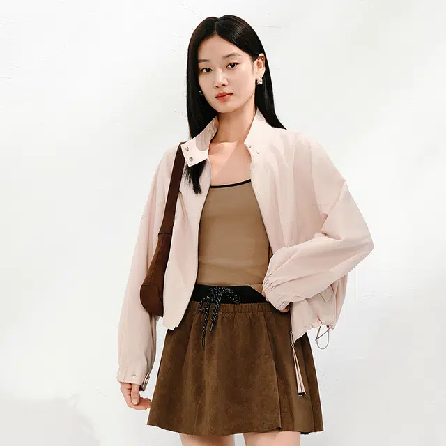 玖姿安娜蔻 美式休闲户外工装立领合身长袖风衣 女款
