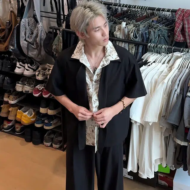 拾个壹先生 美式复古高街假两件撞色拼接设计感满满潮流舒适宽松落肩翻领轻奢短袖衬衫 男女同款
