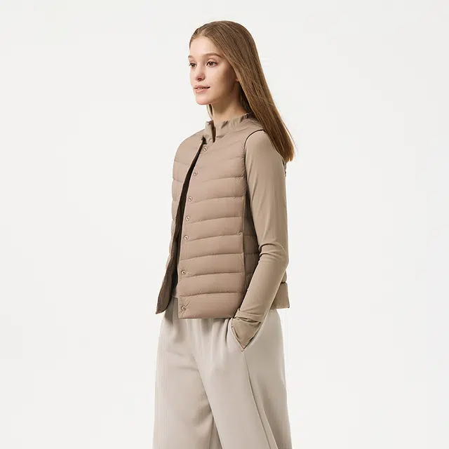 坦博尔 轻薄保暖修身纯色圆领百搭马甲羽绒服 女款