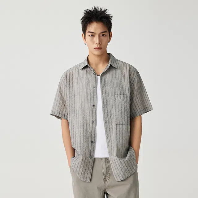 潮人榜 夏季轻薄条纹上衣男士宽松文艺风通勤穿搭褶皱透气短袖衬衫 男女同款