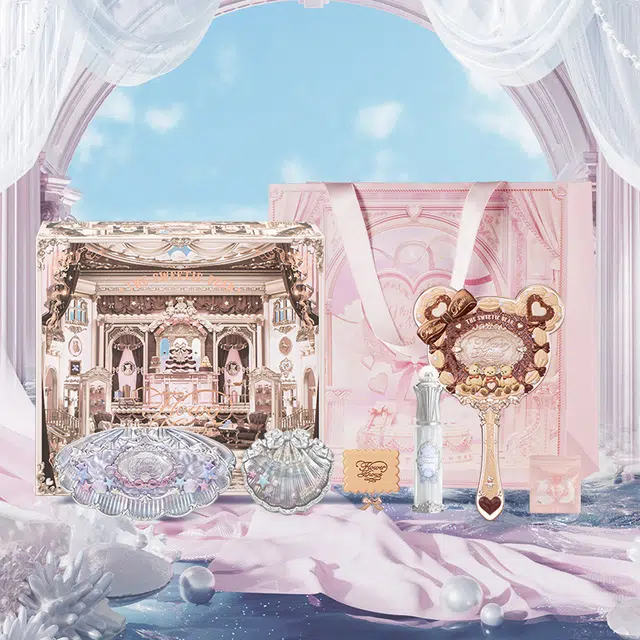 Flower Knows Pearl Makeup Set