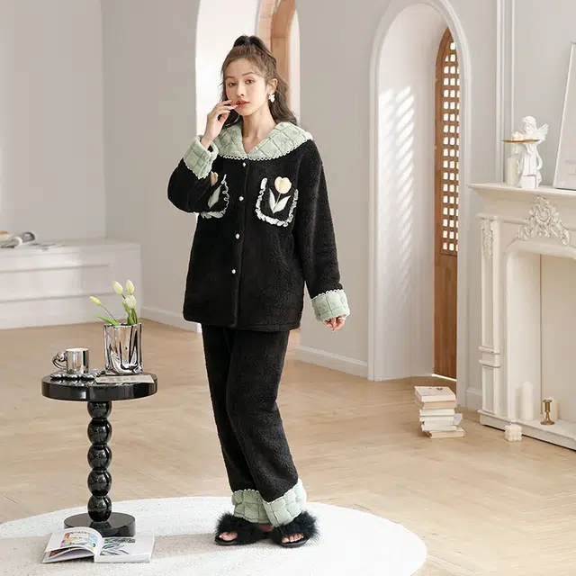 可人儿  珊瑚绒睡衣睡裤 加绒加厚保暖  郁金香拼色简约可外穿家居套装  秋冬季女款黑色