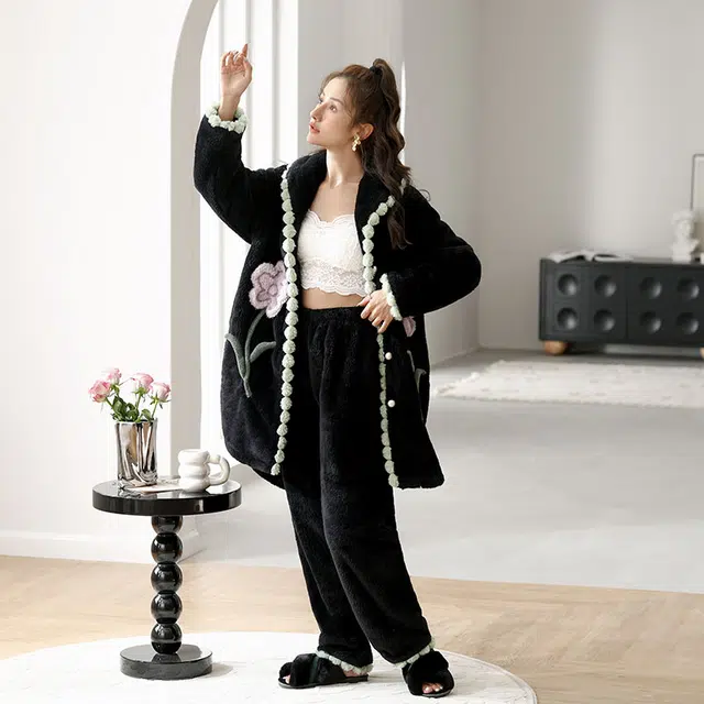 可人儿  珊瑚绒中长款睡衣睡裤 加绒加厚保暖  甜美花边可外穿家居套装  秋冬季女款黑色