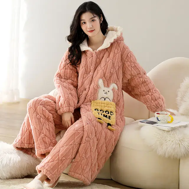可人儿 珊瑚绒三层夹棉长款睡衣睡裤 加绒加厚保暖 可爱小兔子连帽字母睡袍  简约可外穿 家居套装 秋冬季 女款橘粉色