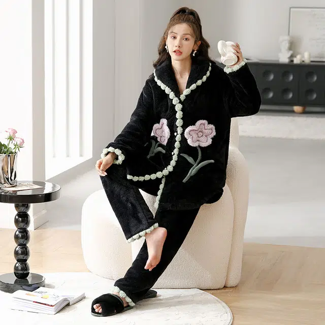 可人儿  珊瑚绒中长款睡衣睡裤 加绒加厚保暖  甜美花边可外穿家居套装  秋冬季女款黑色