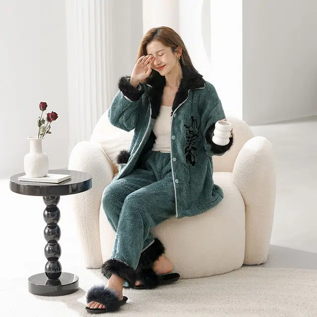 可人儿 珊瑚绒睡衣睡裤 加绒加厚保暖 撞色郁金香气质简约可外穿家居套装 秋冬季女款青色