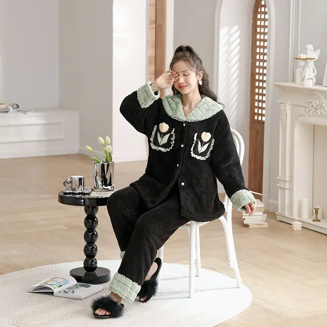 可人儿  珊瑚绒睡衣睡裤 加绒加厚保暖  郁金香拼色简约可外穿家居套装  秋冬季女款黑色