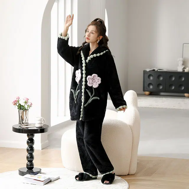 可人儿  珊瑚绒中长款睡衣睡裤 加绒加厚保暖  甜美花边可外穿家居套装  秋冬季女款黑色